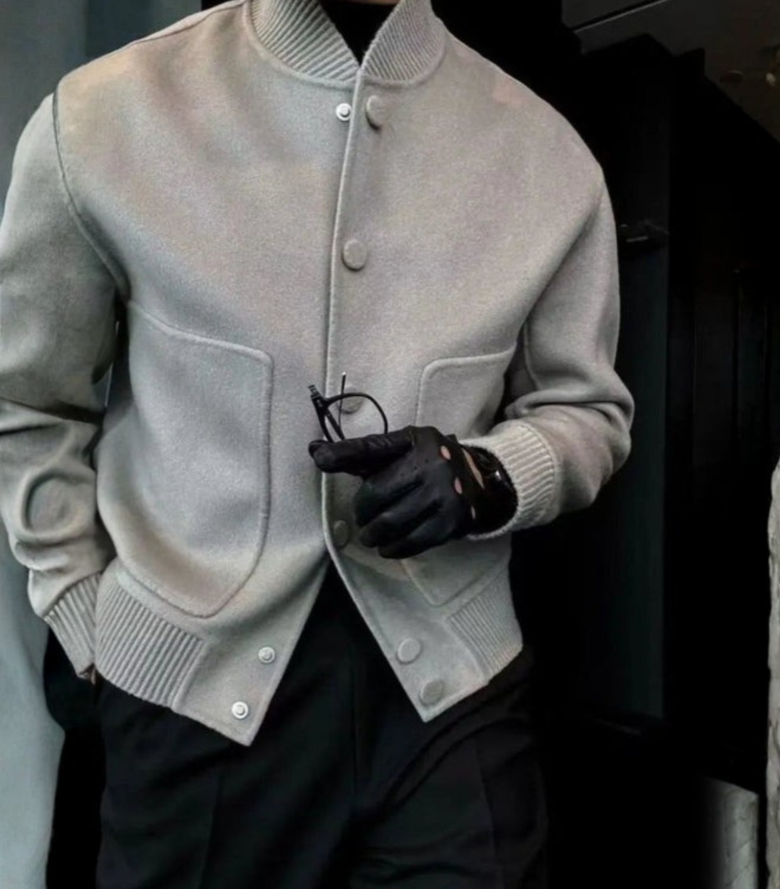 Vestiri™ | Elegant Knaplukket Jakke