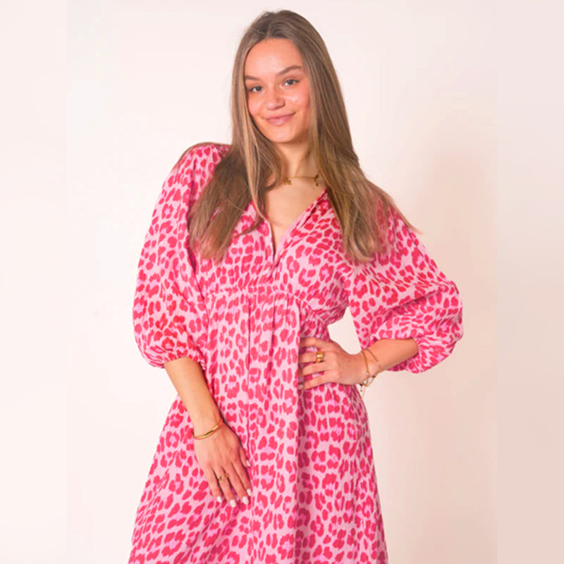 Sofie – Blomstret Sommerkjole med V-hals