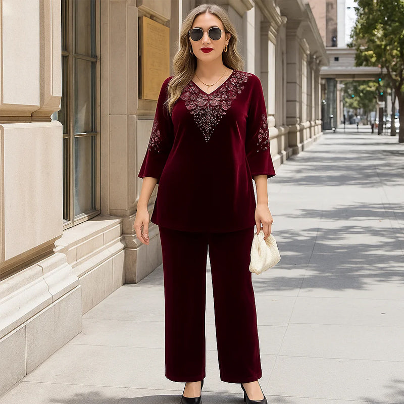 Elvire – Elegant fløjls-sæt i to dele