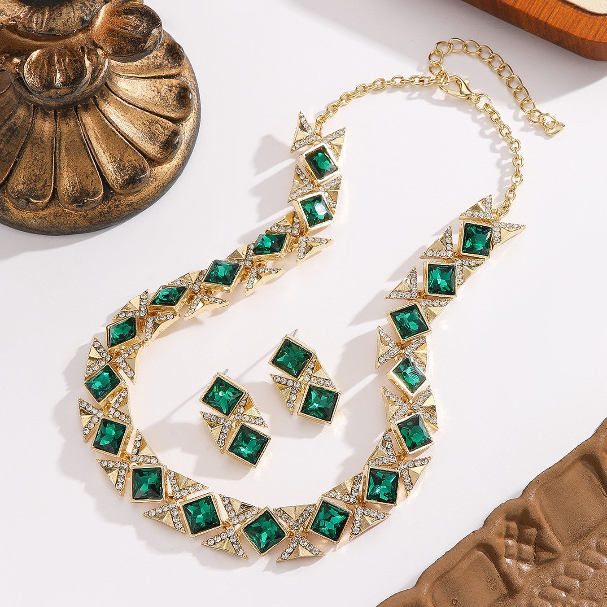 Vestiri® | Håndlavet Royale Krystalsæt (Halskæde & Øreringe)